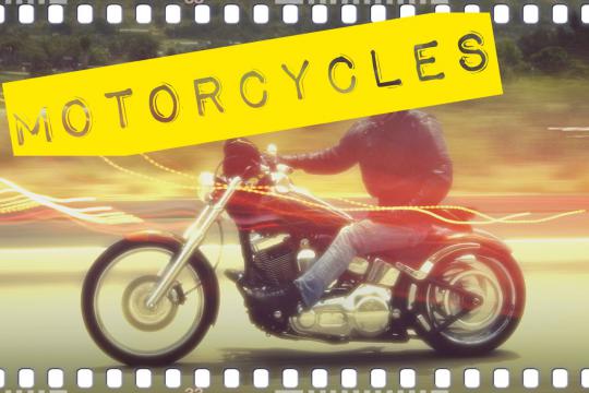 Trening motocyklowy na torze wyścigowym