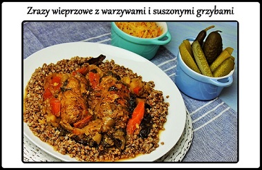 Zrazy wieprzowe z warzywami i suszonymi grzybami. ciasnakuchnia.com